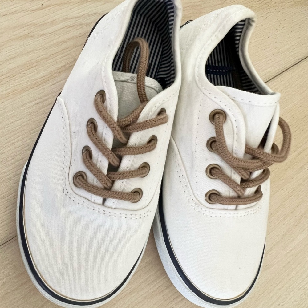 JANIE AND JACK white canvas sneakers size 10